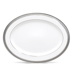 A photo of Crestwood Platinum Oval Platter, 14in. (Med)