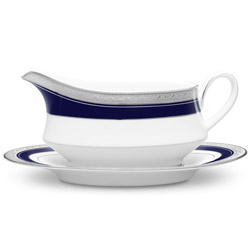 A photo of Crestwood Cobalt Platinum Gravy with Tray. 16oz., (1pc.)