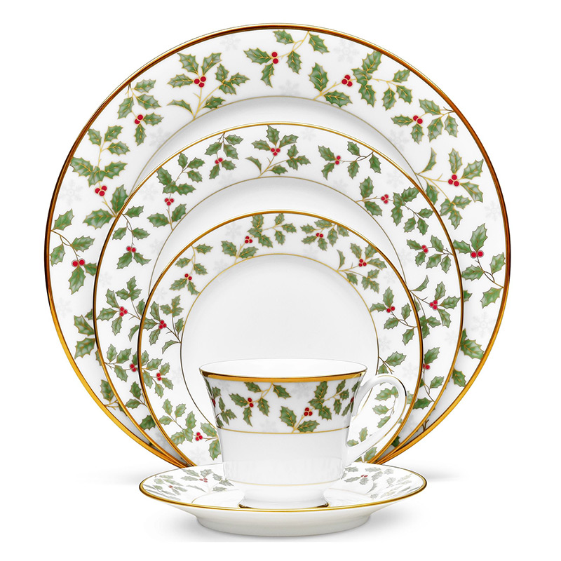 Holly & Berry Gold 5pc Place Setting