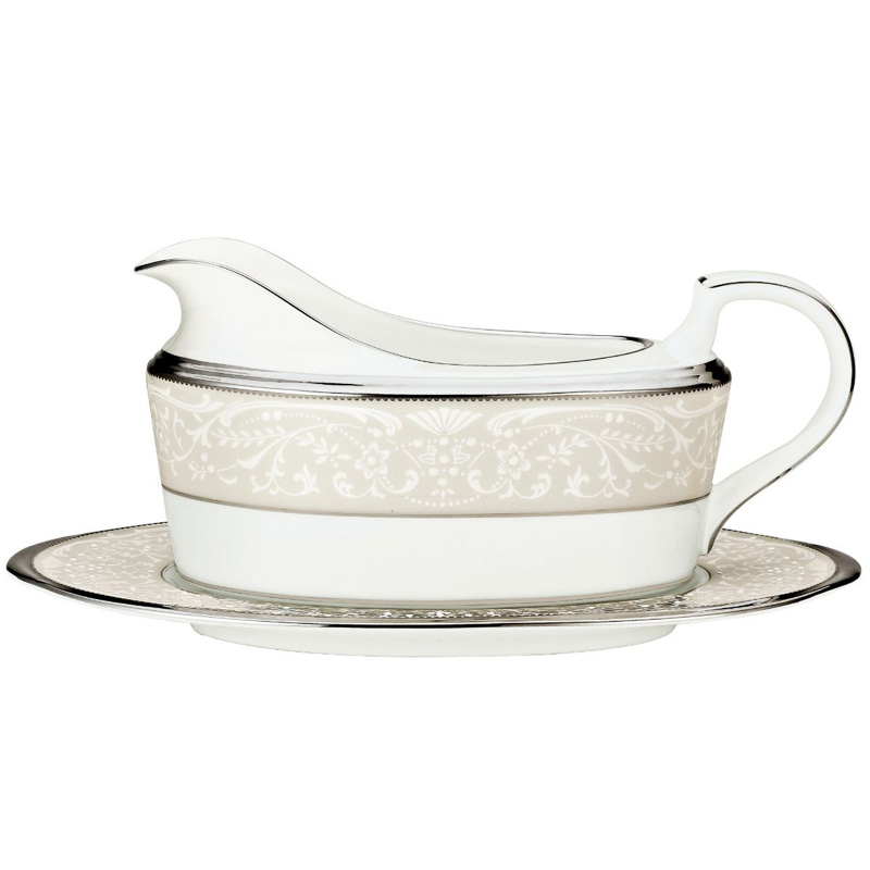 Silver Palace Gravy with Tray (2pc.)