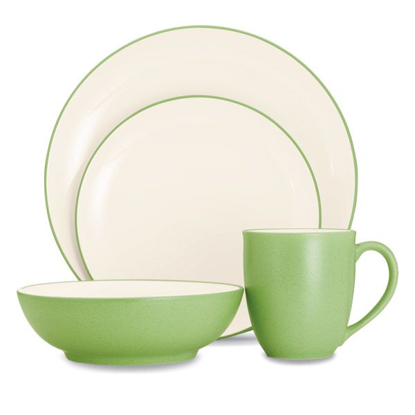 Colorwave Apple 4pc Place Setting, Coupe