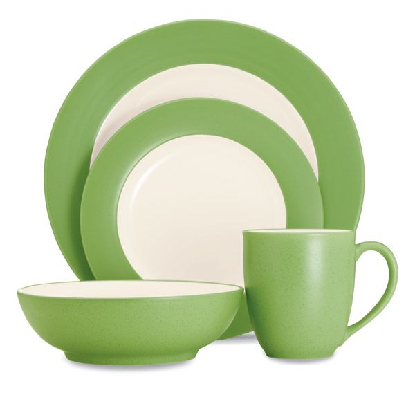 Colorwave Apple 4pc Place Setting, Rim