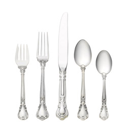 A photo of Chantilly 5pc Dinner Setting, Oval Soup